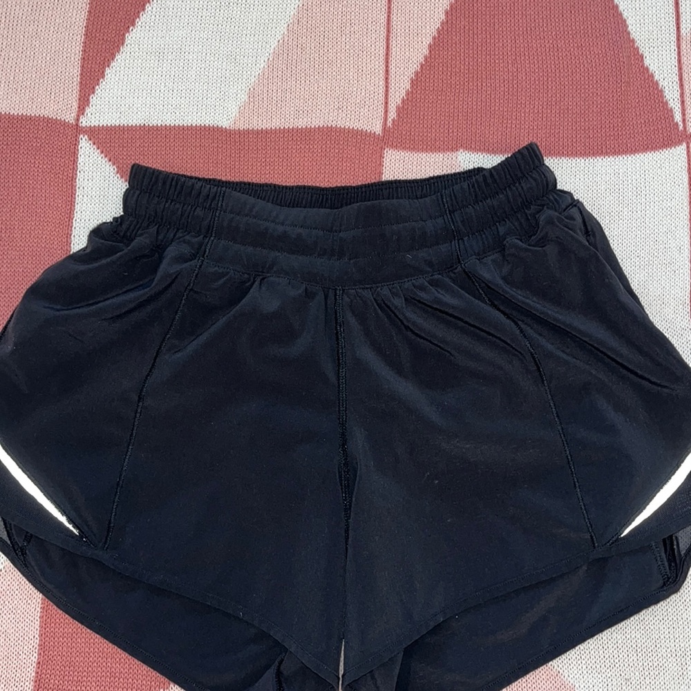 Lululemon Hotty-Hot High Rise Lined Shorts size 4